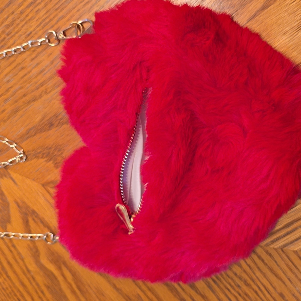 Heart shape purse, red - Picture 4 of 5